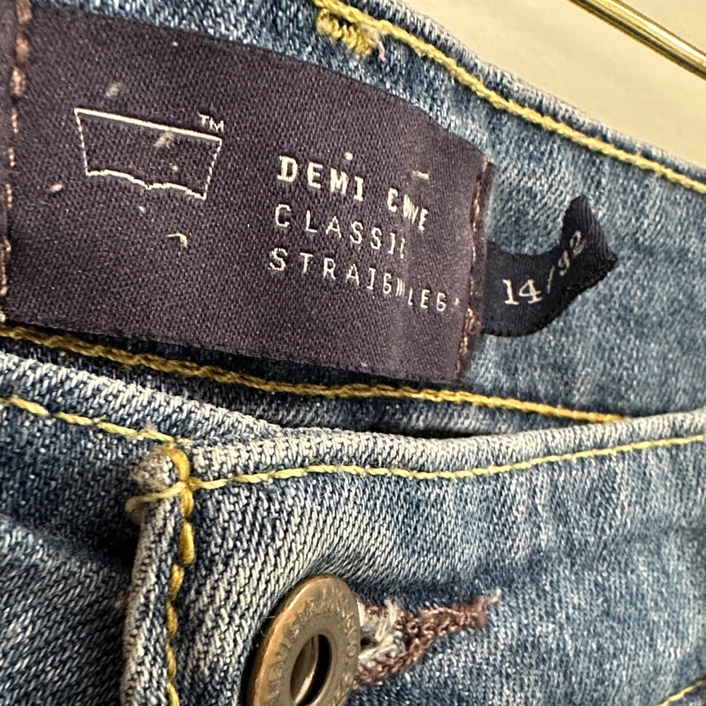 Levi's Women's Blue Jeans size 14 Demi curve classic straight leg - Picture 3 of 11